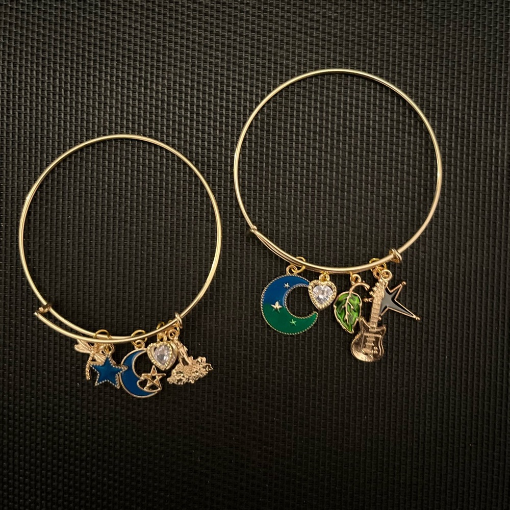 Charm bracelets 🫶🏽